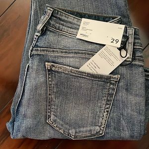New Women’s Silver Straight leg  29x34” jeans